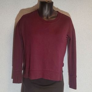 105-Womens Athleta Long Sleeve Crew